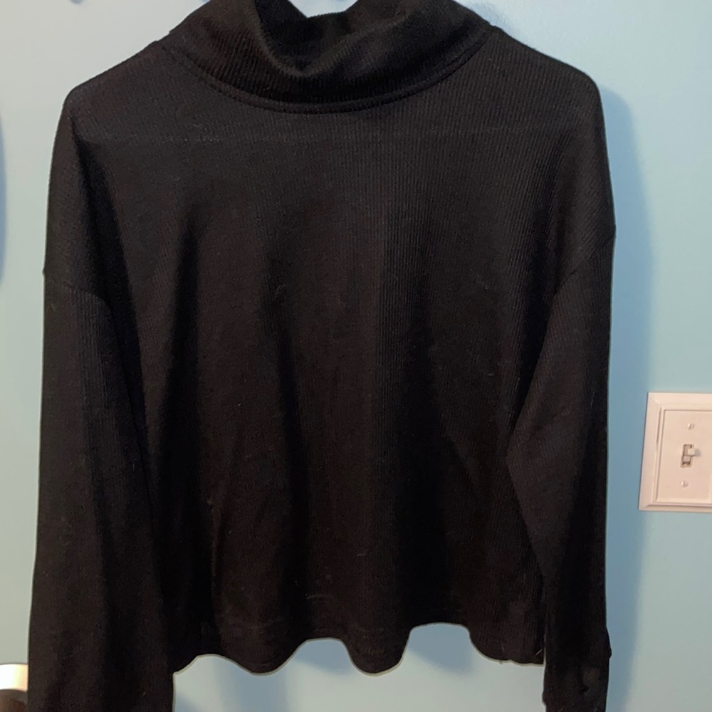 💙 Shein- Black Waffle Knit Turtle Neck